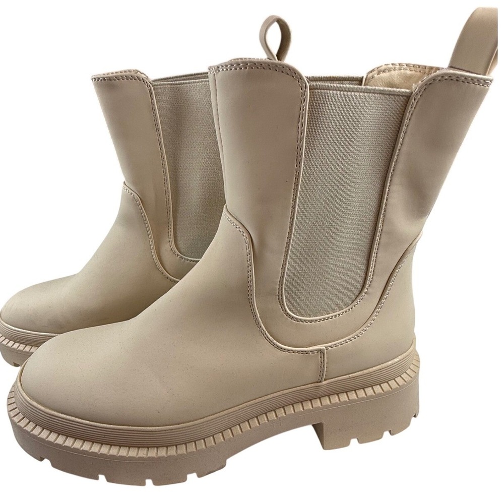 Dream Pairs Womens Cream Chunky Lug Sole Chelsea‎ Boots SDAB2210W Size 7